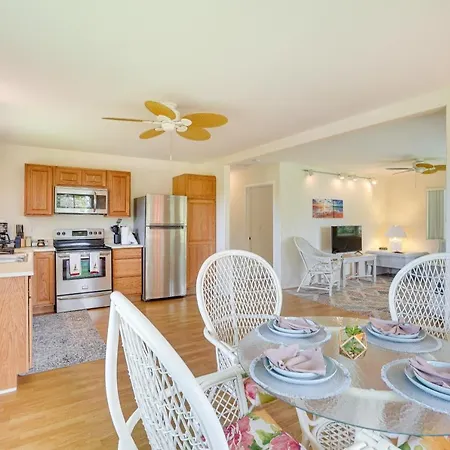 Captain Cook Home On Quiet 3 Acres With Fruit Trees